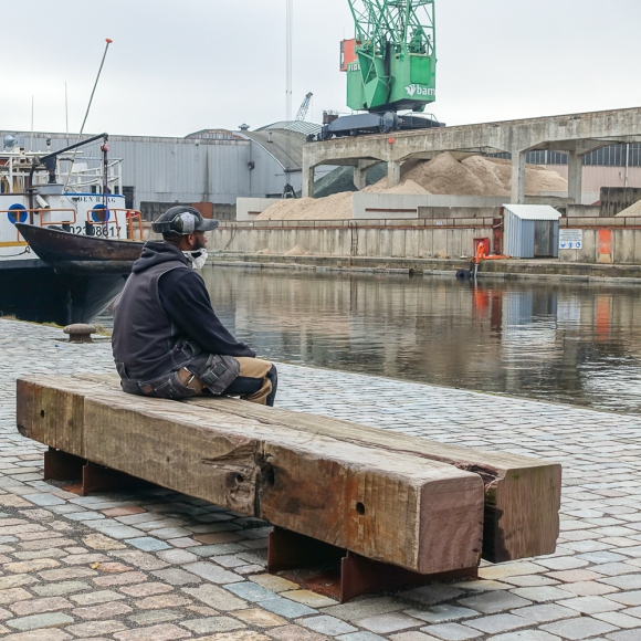 Straatmeubilair - Buitenbank Drifter Bench, Den Haag (NL)